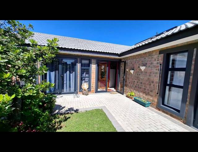 3 BEDROOM HOUSE FOR SALE IN DOLPHIN CREEK GOLF ESTATE